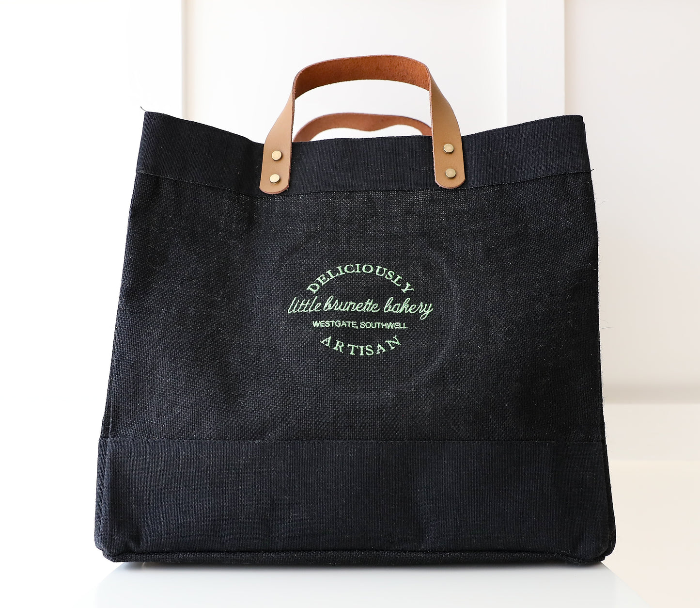 Little Brunette Bakery Dark Shopper